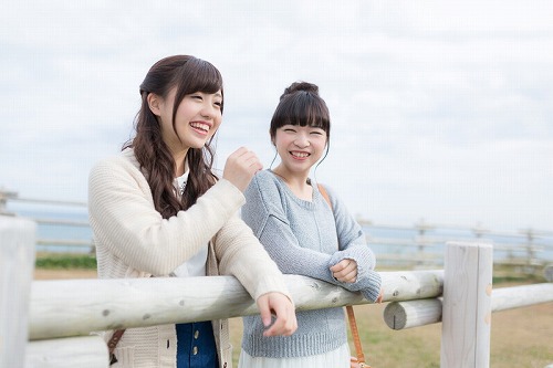 ������ׂ肵�Ă��鏗�q