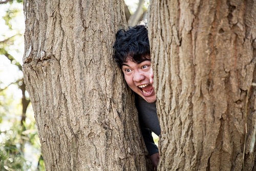 �B��Ă���l