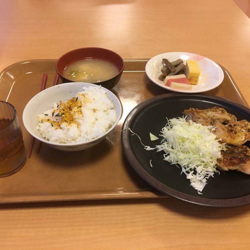 ���ԍH���̐H����O�����I�����H�ׂĂ��邲�т����J�I