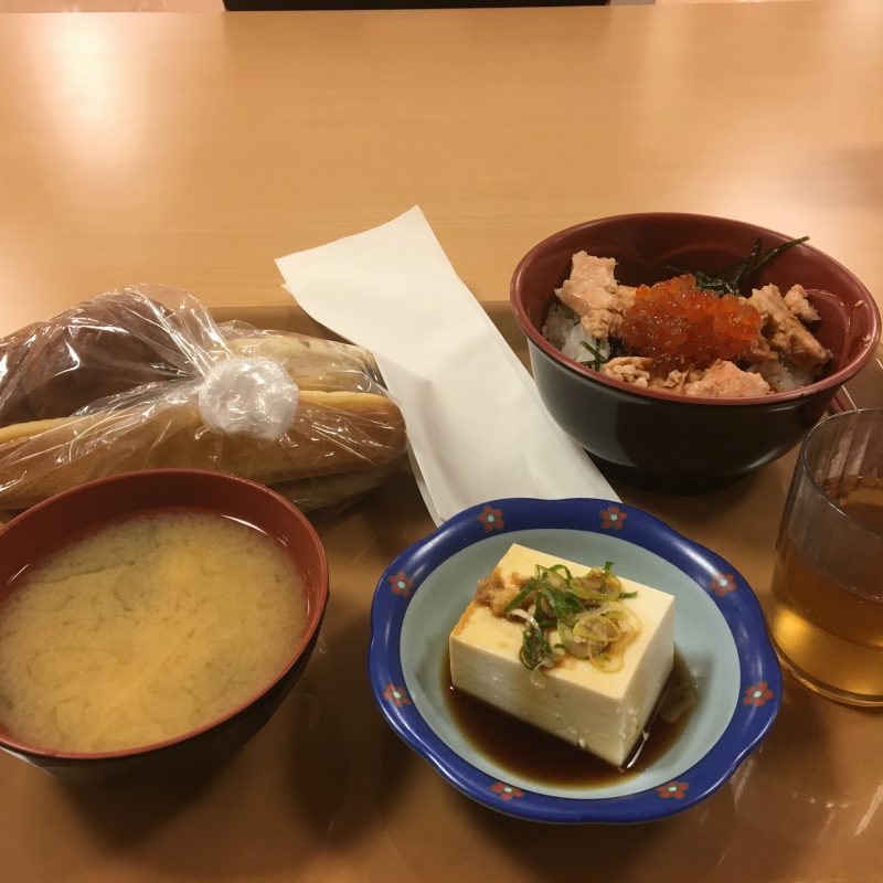 ���ԍH���̐H����O�����I�����H�ׂĂ��邲�т����J�I