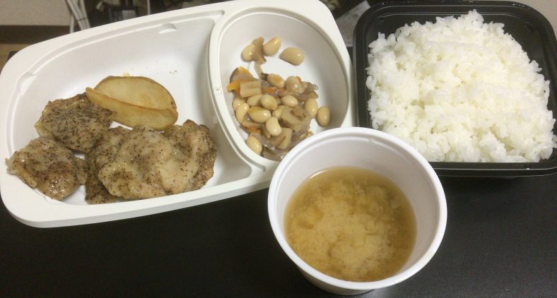 ���ԍH���̐H����O�����I�����H�ׂĂ��邲�т����J�I